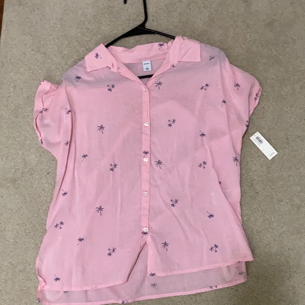 Old Navy Pink button up shirt size Small